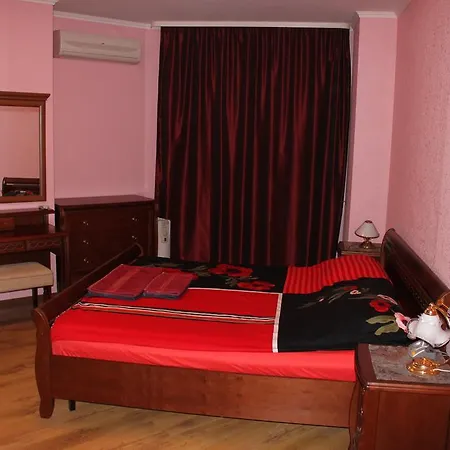 Large Luxury 4-room With A Sauna, Near The Metro Levoberezhnaya